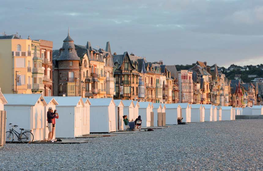 Le front de mer avec les villas Belle Epoque de Mers-les-Bains