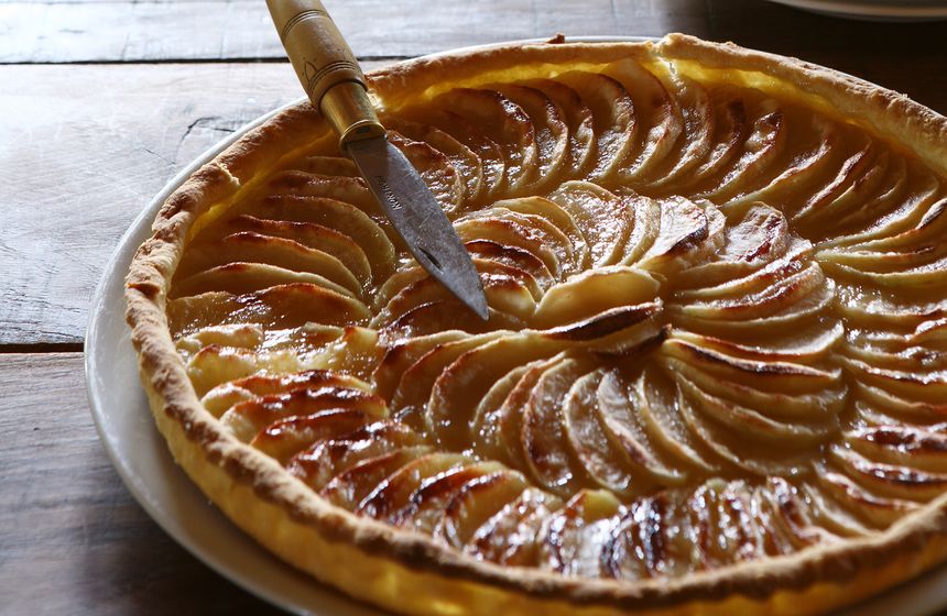 Une bonne tarte aux pommes faite maison avec les pommes d’ici !