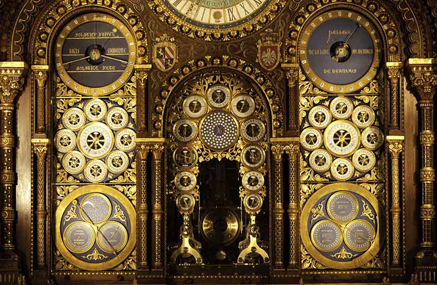 Insolite : l'horloge astronomique, à l'intérieur de la Cathédrale de Beauvais