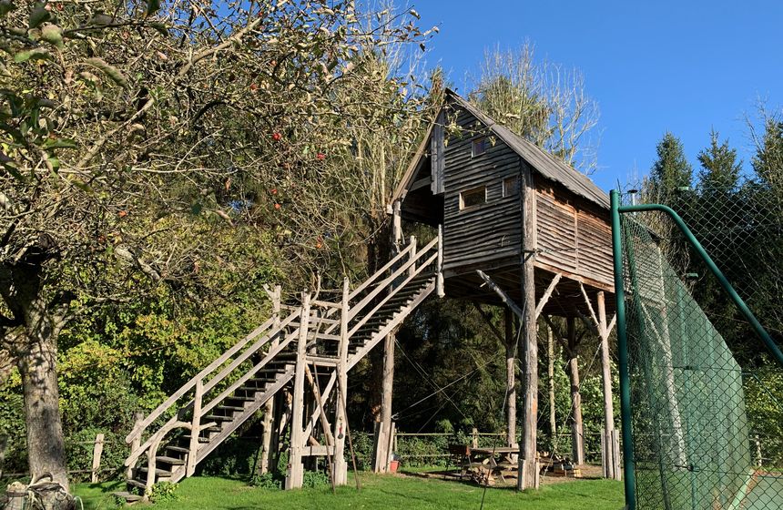 La Grange de Mormal à Locquignol, cabane perchée dans les arbres, à 6m