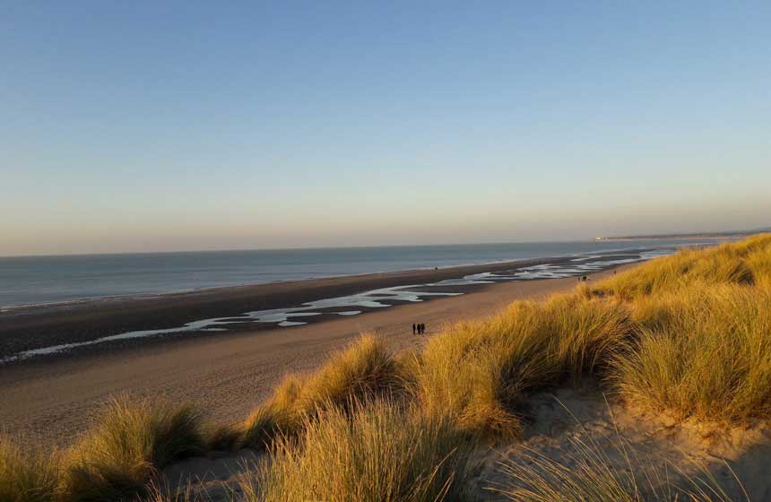 Longue plage de sable fin et dunes à Berck