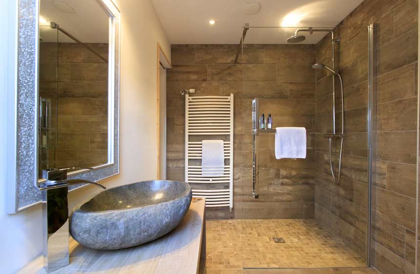 La salle de bain avec douche XXL dans votre gîte le Préambule à Abbeville