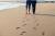 Marcher pieds nus sur la plage de sable fin au Touquet