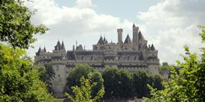 Aux portes de la forêt de Compiègne, un château de chevaliers et de princesses